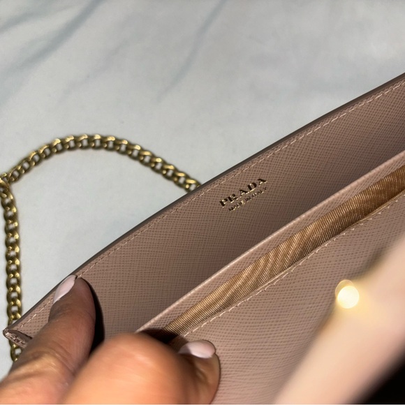 Prada wallet on a chain - Picture 5 of 6